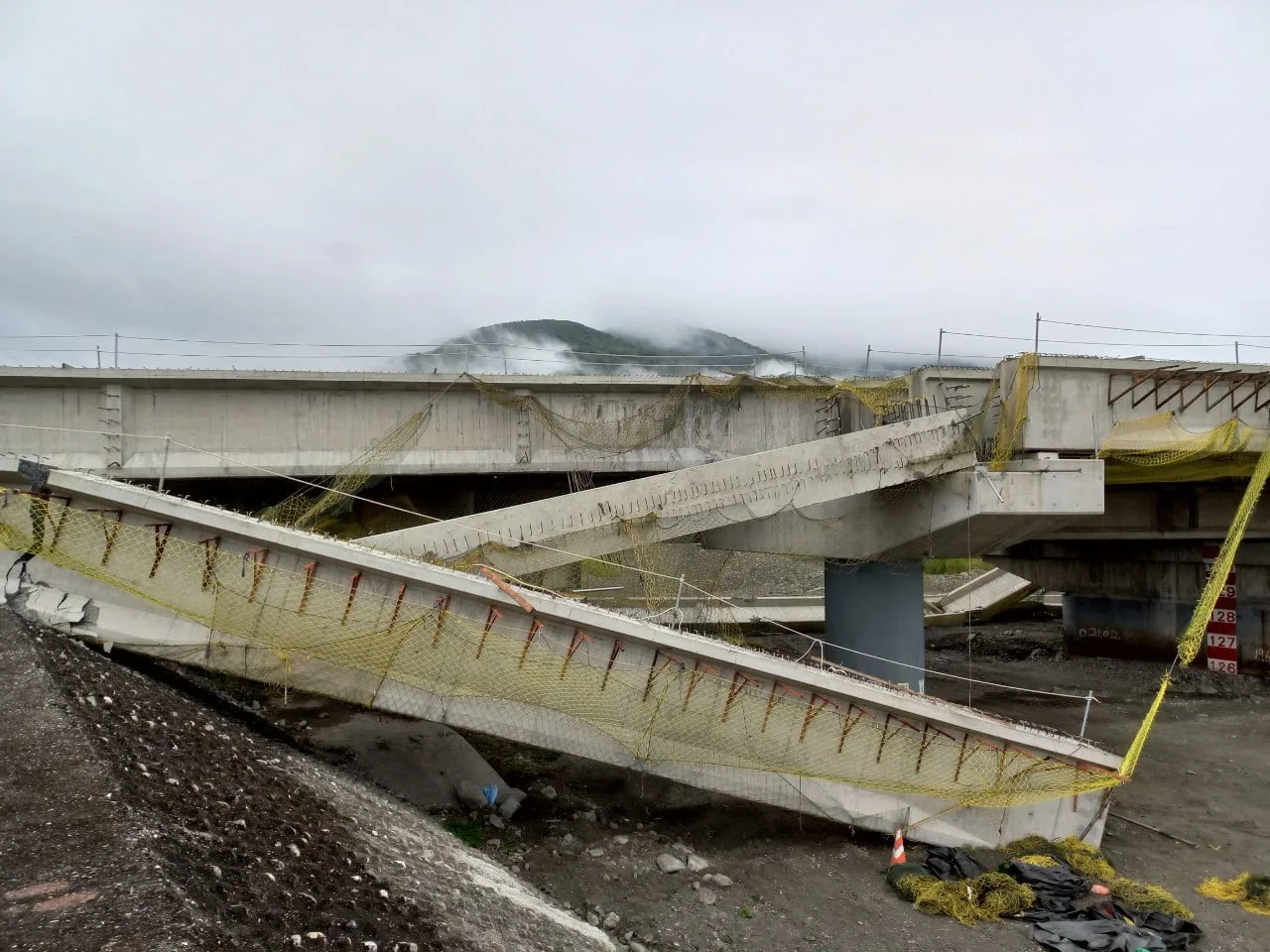 昨花蓮地震造成興建中的玉里玉興橋崩塌。玉里鎮公所