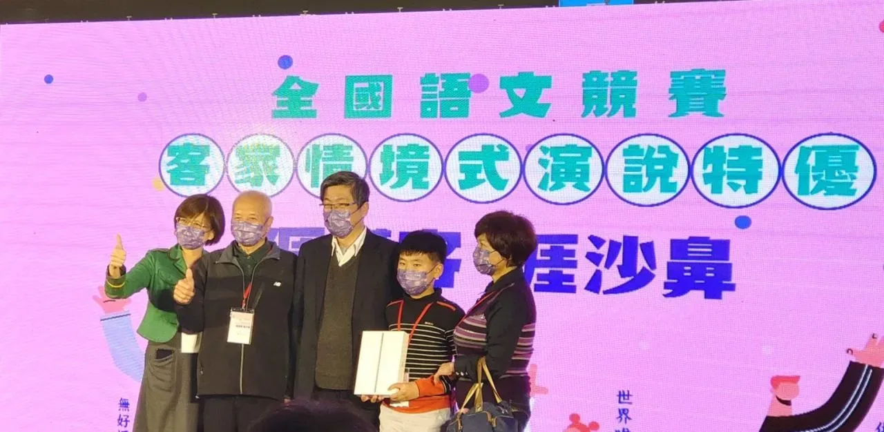 19生「亻厓講客」榮特優　楊長鎮：讓母語從生活中活起來