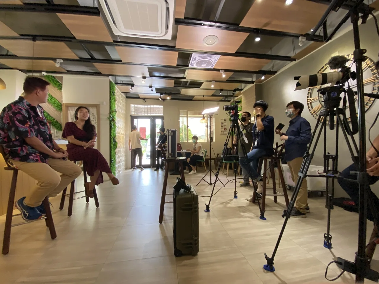 阮美嬴談到自己在熱線服務多年來的心路歷程。資料畫面