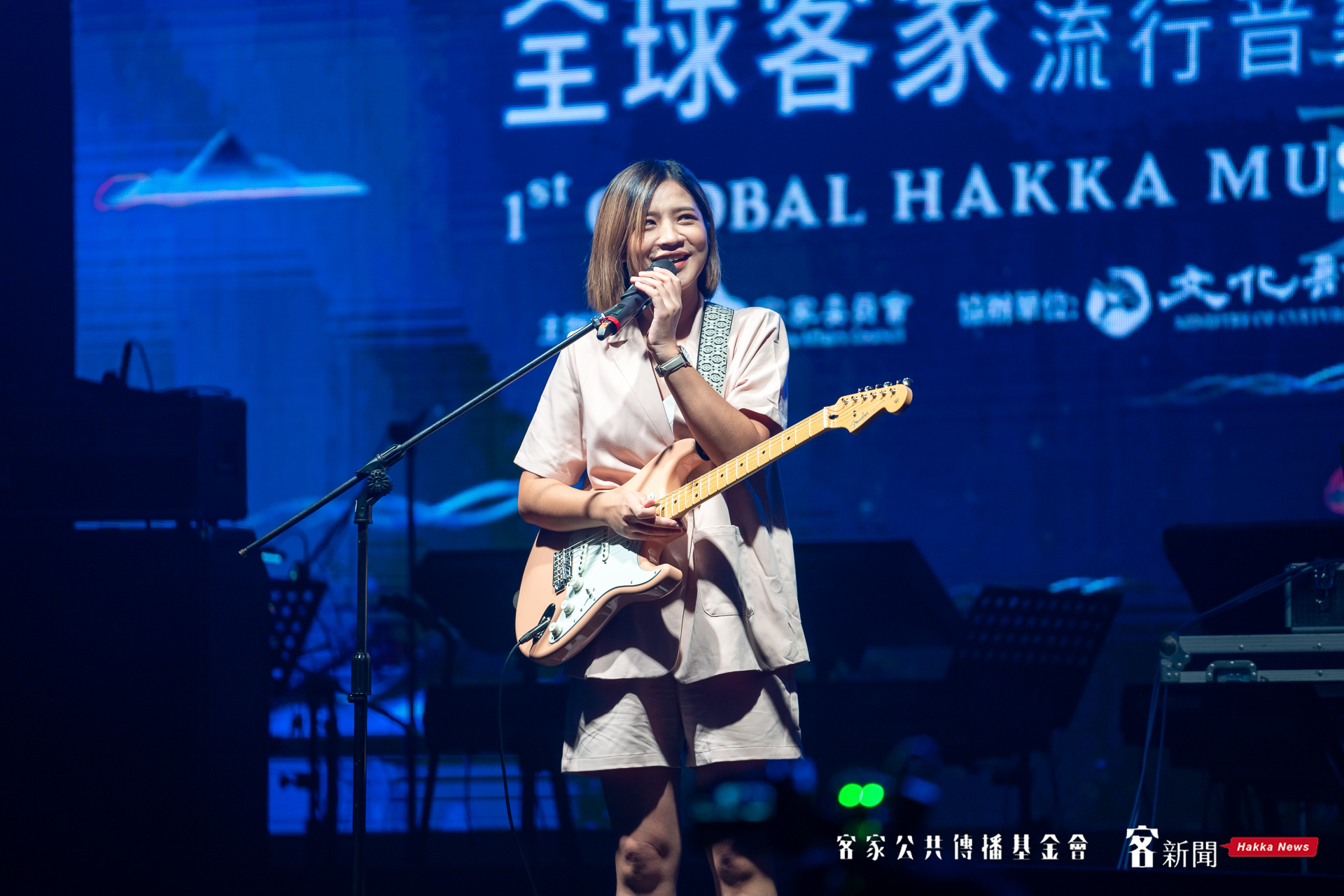黃宇寒甚至被Cue了一段王心凌的〈愛你〉歌舞表演。范修語攝