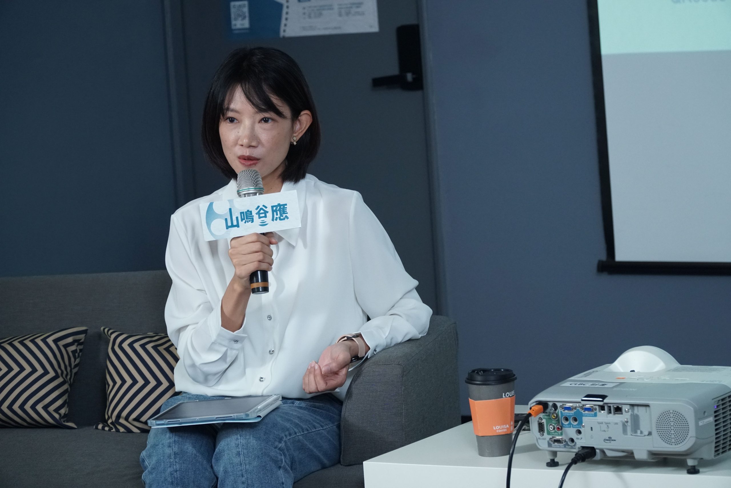 主持人吳奕蓉說,客家話是自己確認客家身份的一種符碼。客傳會提供
