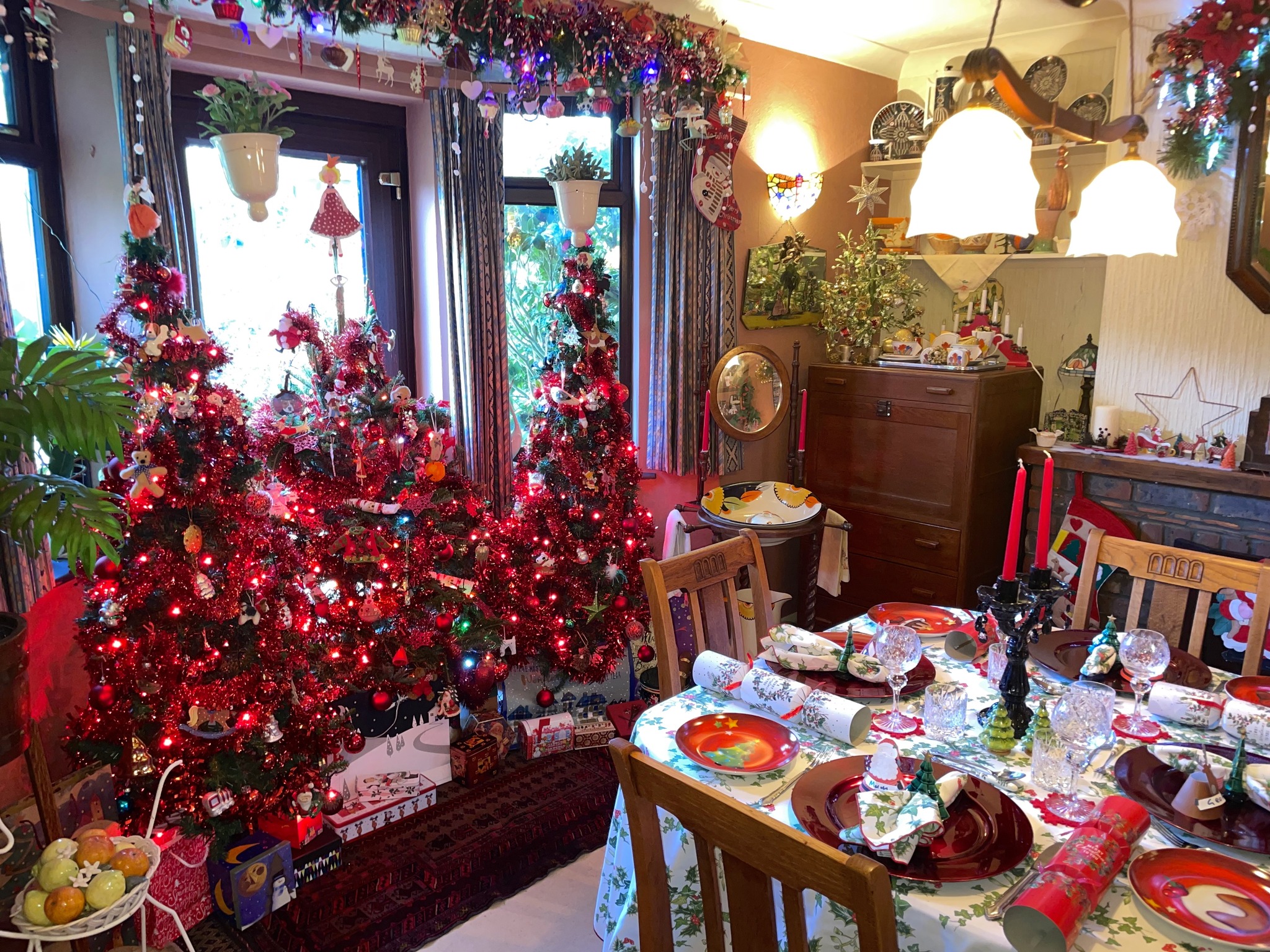 喬夫家中有如聖誕樂園。翻攝自喬夫《臉書》