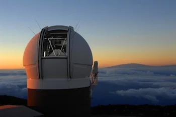 發現「黑麻麻」的夏威夷范星計畫天文台。資料照片，翻攝自《夏威夷大學天文學研究所》官方網站