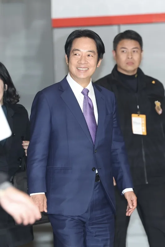 賴清德政見發表會結束後步出會場,接受媒體訪問。中央社記者吳家昇攝