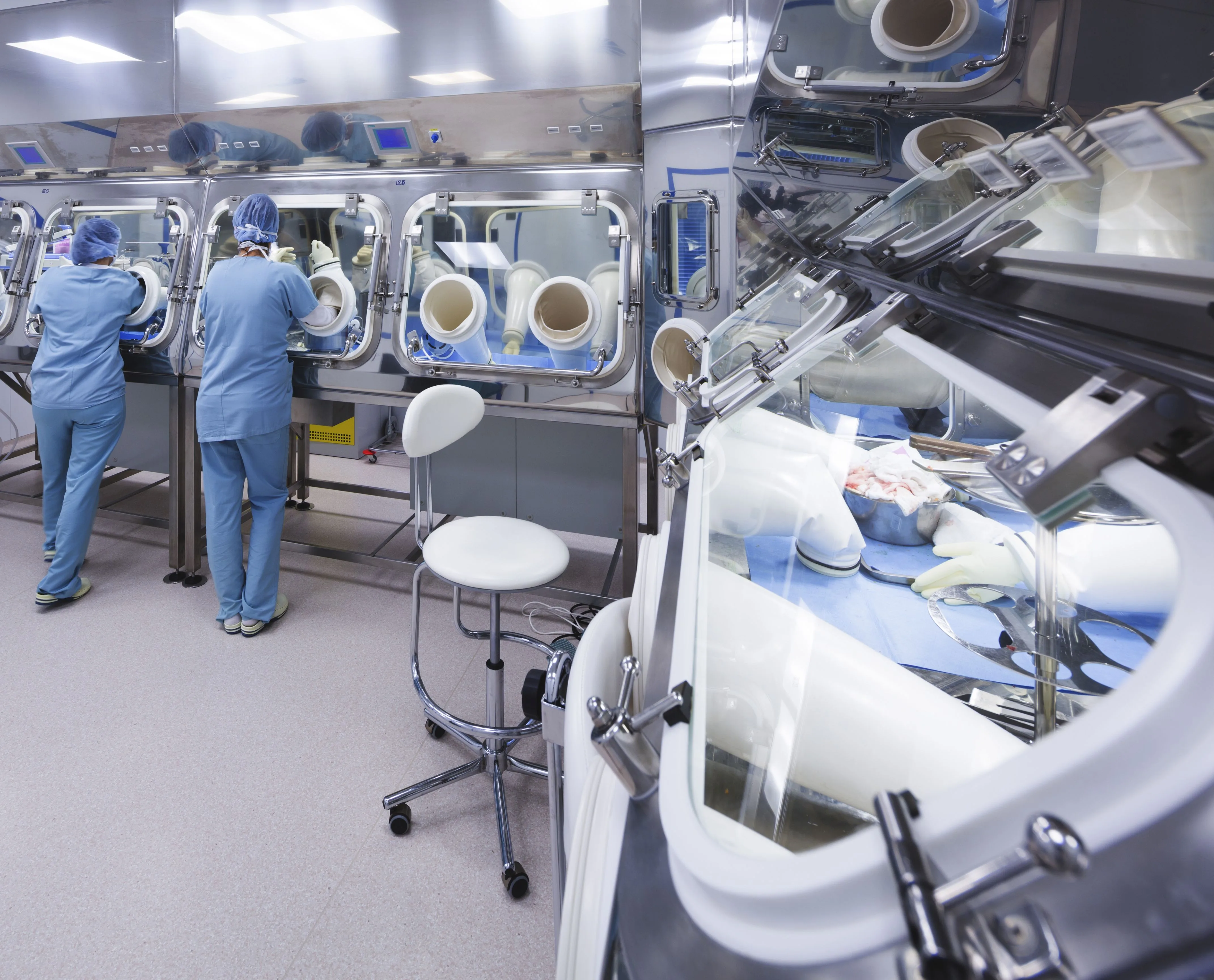 外傷醫學會表示，相關加成將優先回饋第一線醫護人員。手術室示意圖。取自envato圖庫