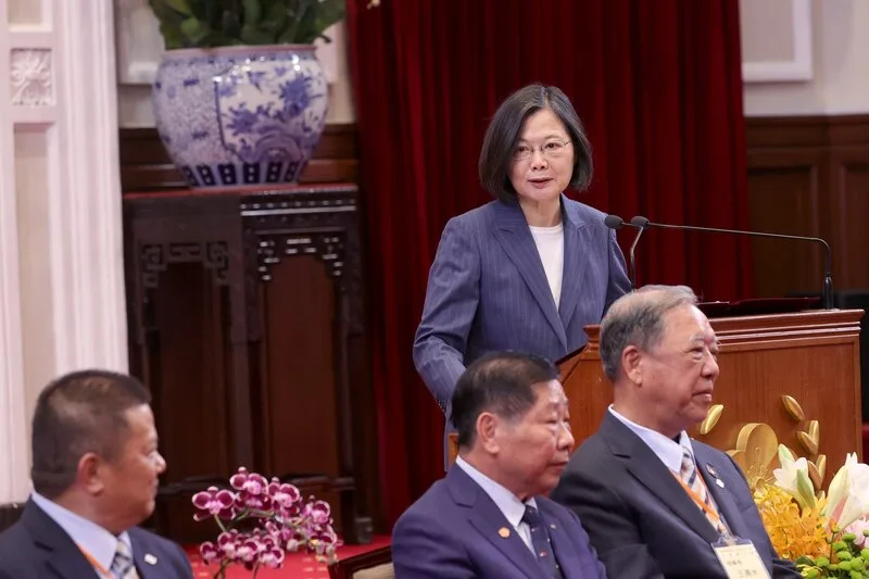 蔡總統：3月出口創2年來最大增幅　政府做產業靠山