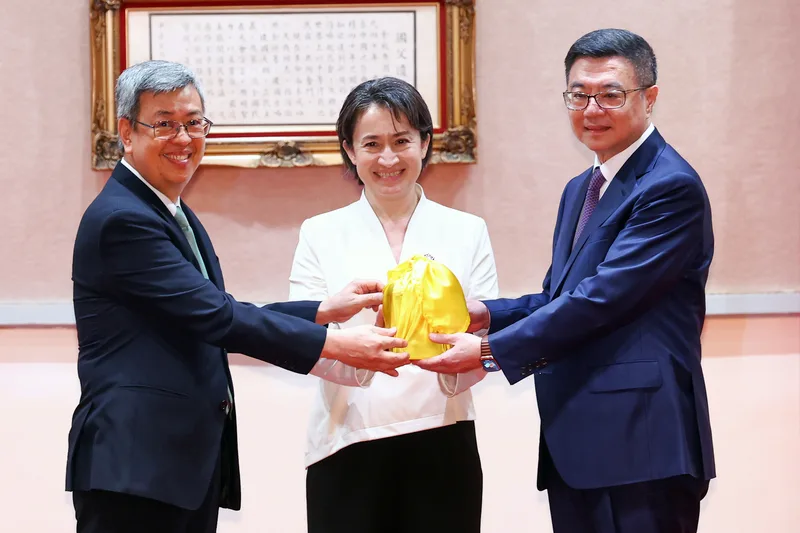 卓榮泰就任　宣示強力打詐、不放棄非核家園