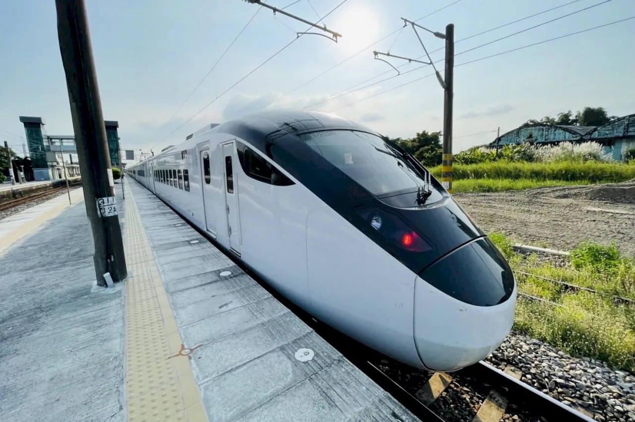 台鐵EMU3000型列車外觀黑白極簡風備受稱讚。翻攝自臺鐵公司官網