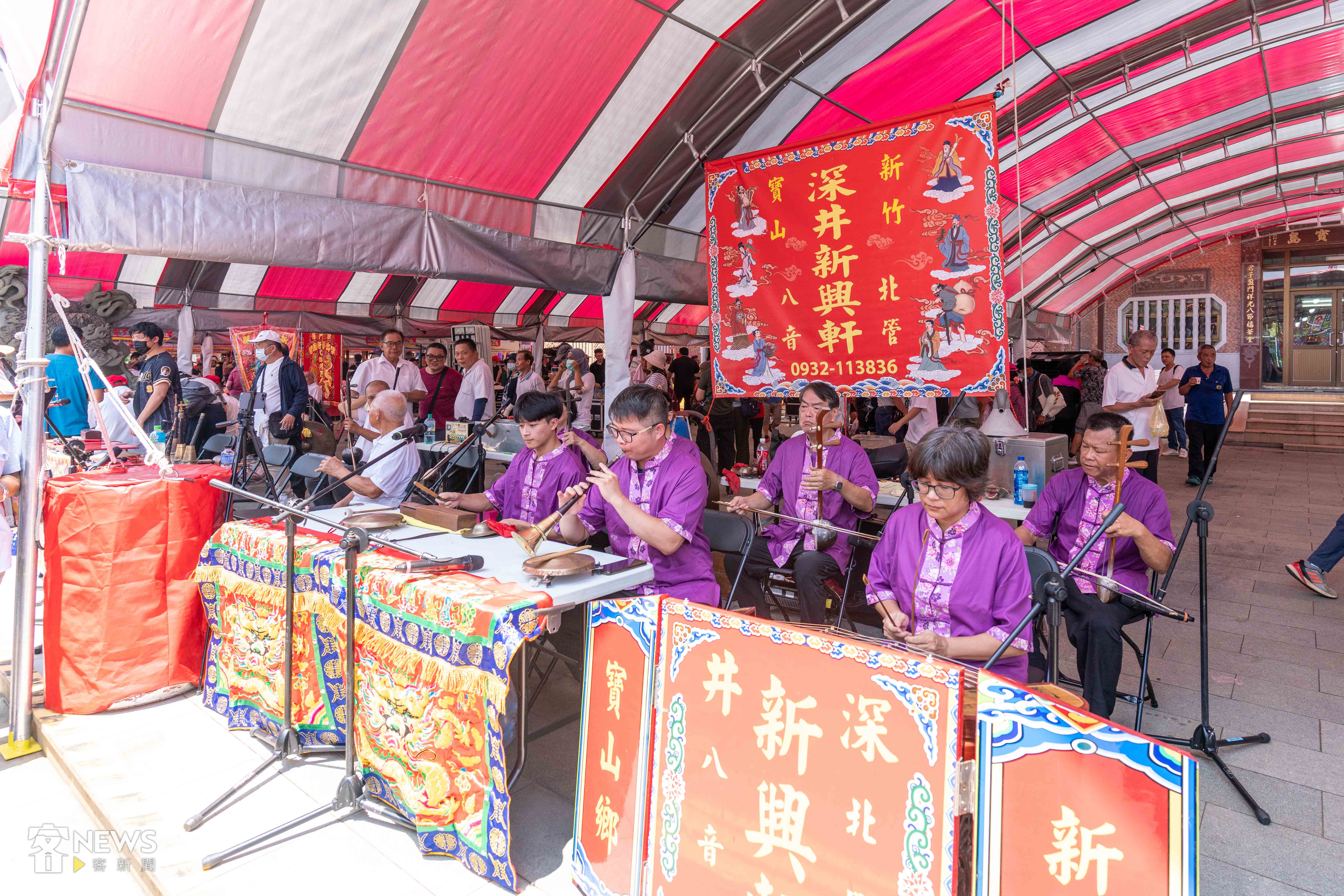 每年新竹新埔褒忠亭義民祭活動，都會有八音大拚場。李台源攝。資料照片