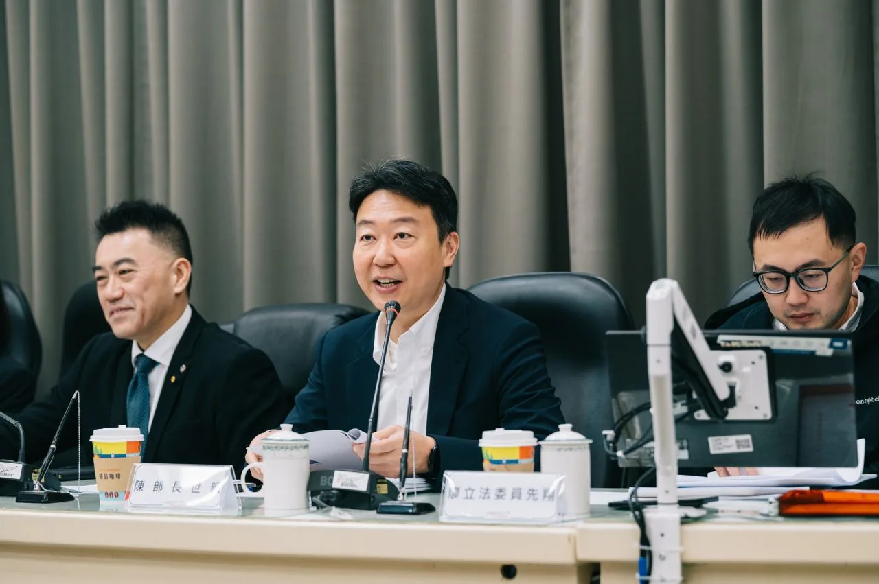 交通部長陳世凱嚴厲譴責暴力搶位的行為。翻攝自陳世凱 臉書