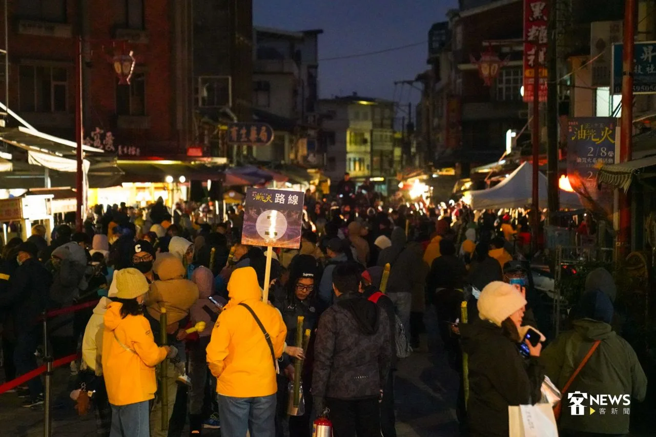 新竹縣北埔鄉今天（8日）舉辦「正月十五油笐火」活動。洪藝晅攝
