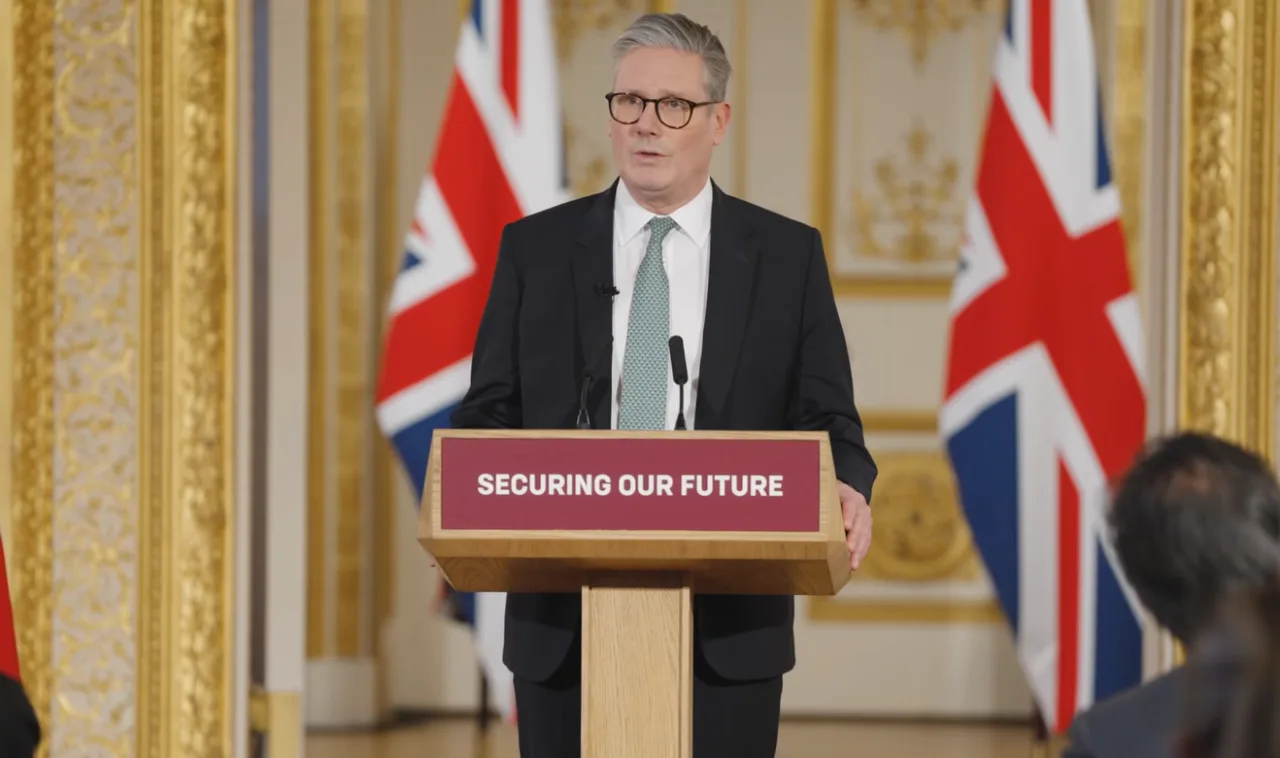 英國今(3)天在倫敦舉行烏克蘭與歐洲安全峰會,首相施凱爾(Keir Starmer)會後在記者會表示,已有數個國家表態願參與維護烏克蘭和平協議的計畫,但具體參與方式為何,交由各國說明。翻攝施凱爾臉書