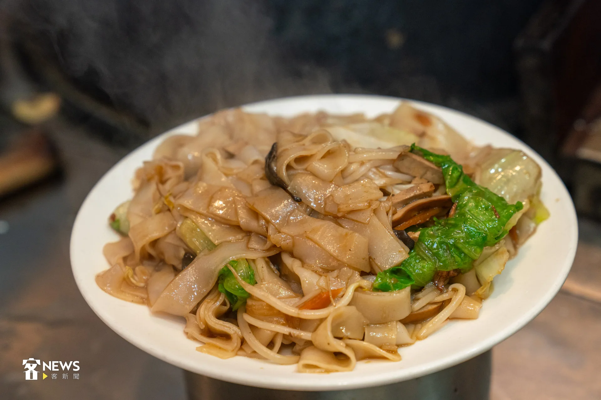 日勝客家蔬食原先就是炒粄條名店。洪藝晅攝