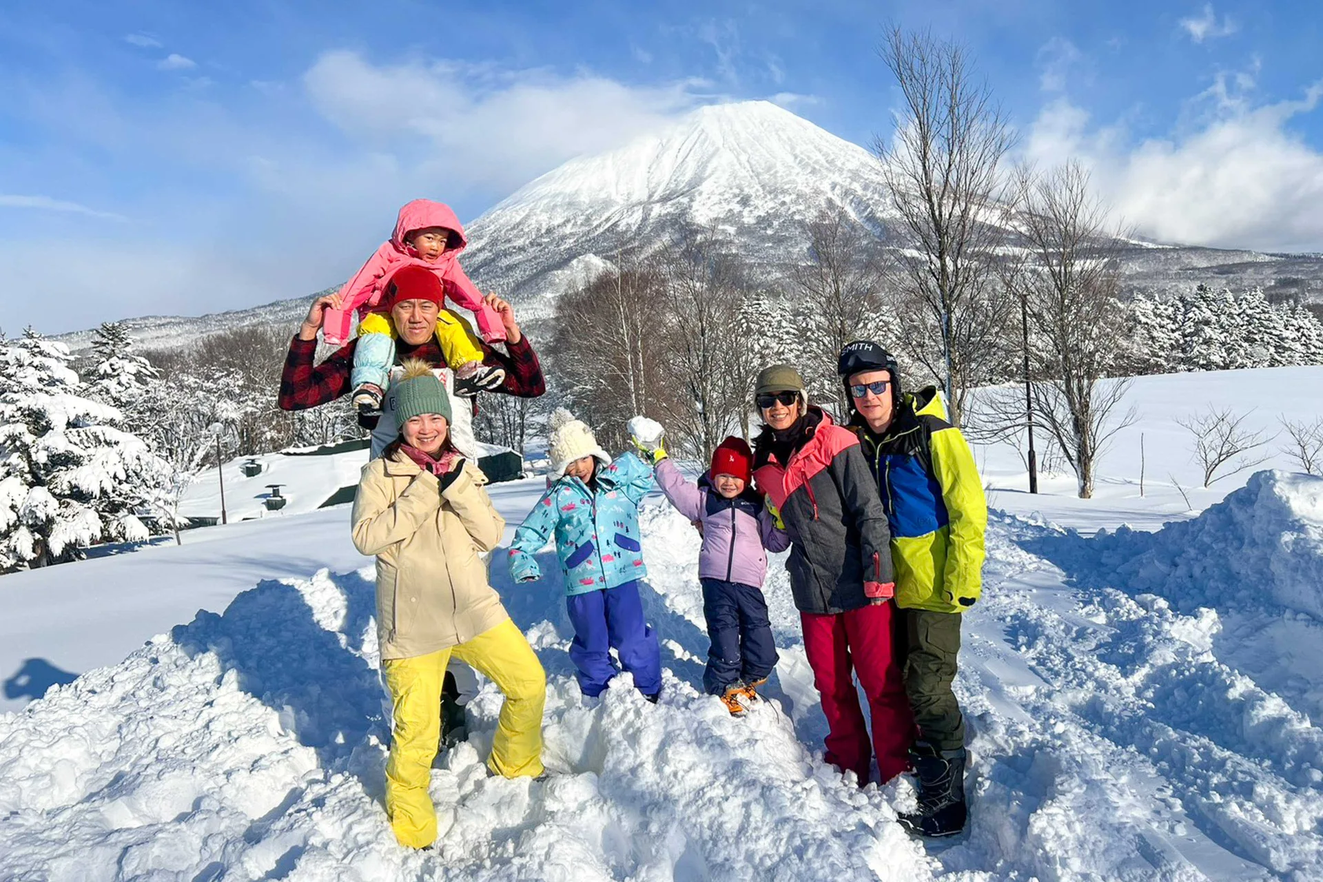 李錦秀的兒孫們利用耶誕、年假到日本高山賞雪。張月嬌提供