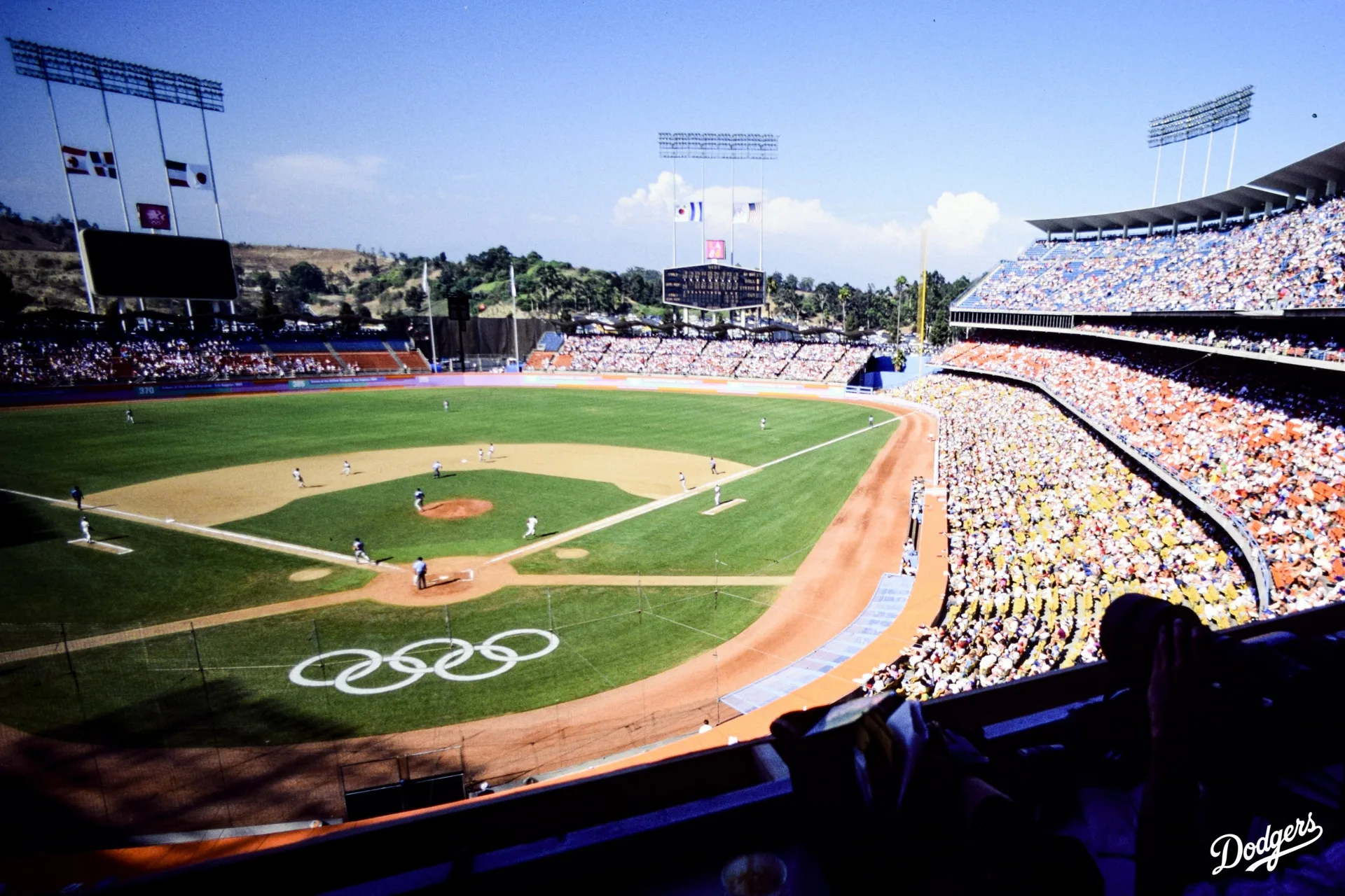 1984年洛杉磯奧運時，道奇體育場（Dodger Stadium）也是棒球項目場地。取自Los Angeles Dodgers X