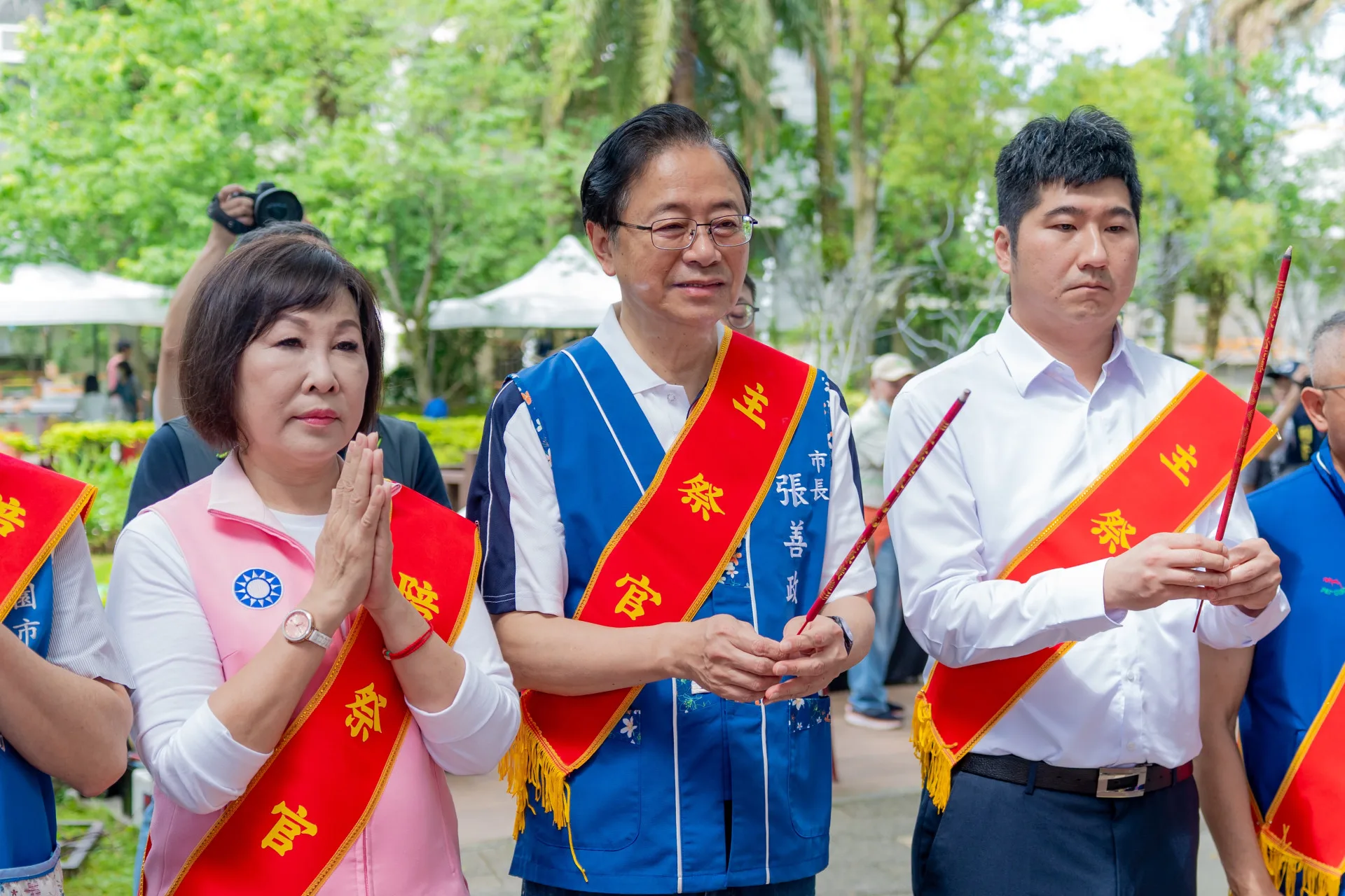 2025桃園桐花節伯公祭儀由桃園市長張善政(中)及客委會副主委邱星威(右)主祭。桃市府提供