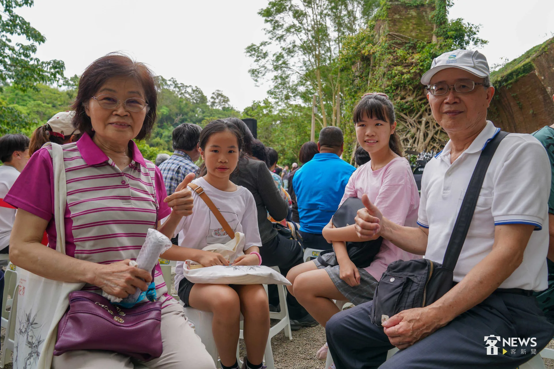 來自新北的邱春桃及張瑜妡、張羽辰一家人。李台源攝