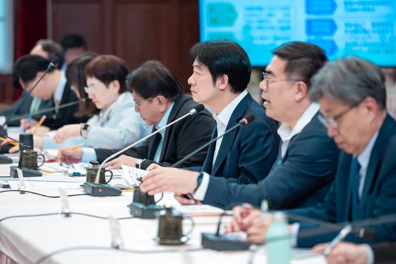 總統賴清德(右3)22日接見「2025第22屆全國NGOs環境會議」環保團體代表。總統府提供