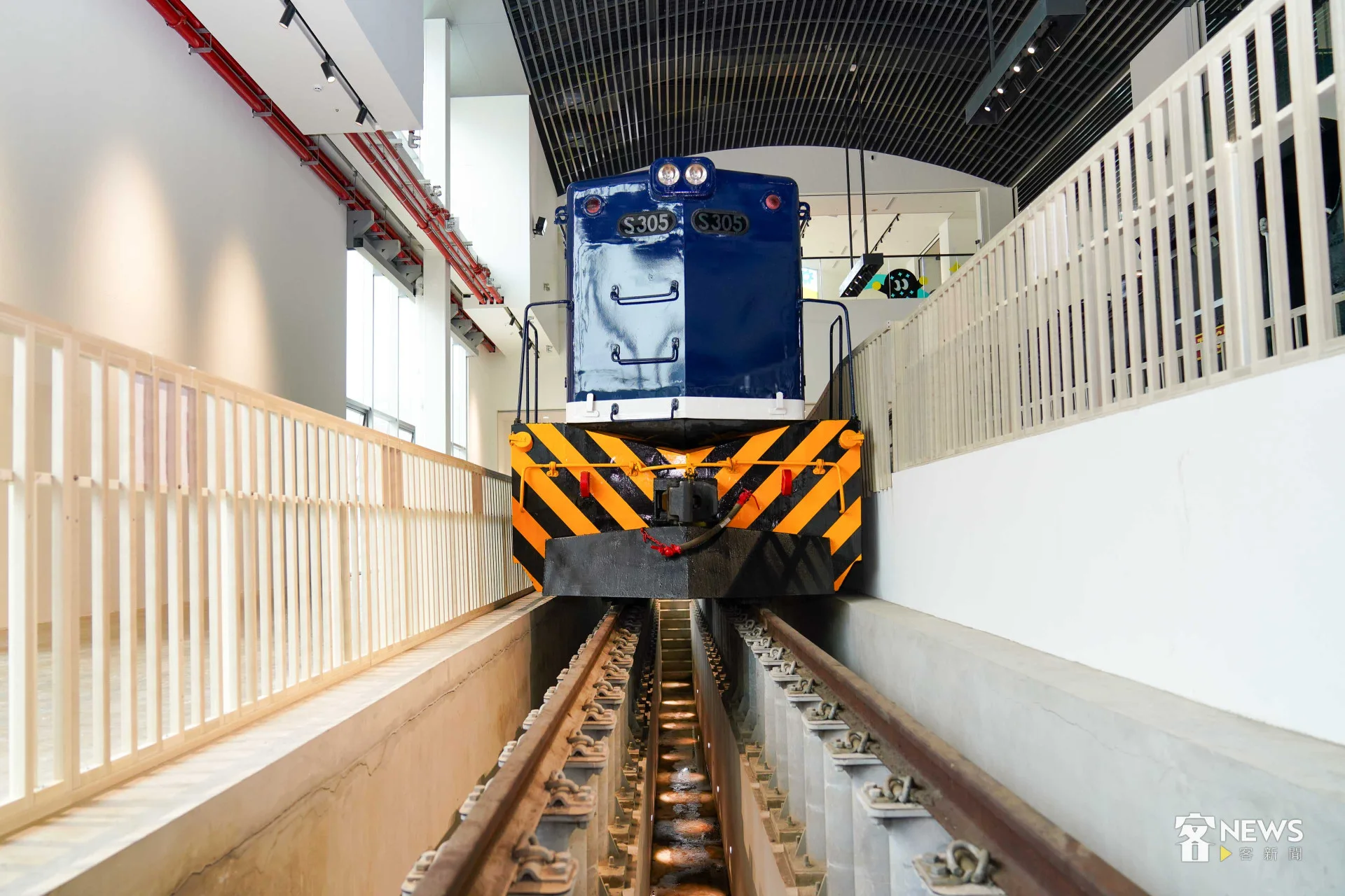 苗栗火車頭園區展出多部稀有火車頭,民眾可以近距離接觸火車。李台源攝