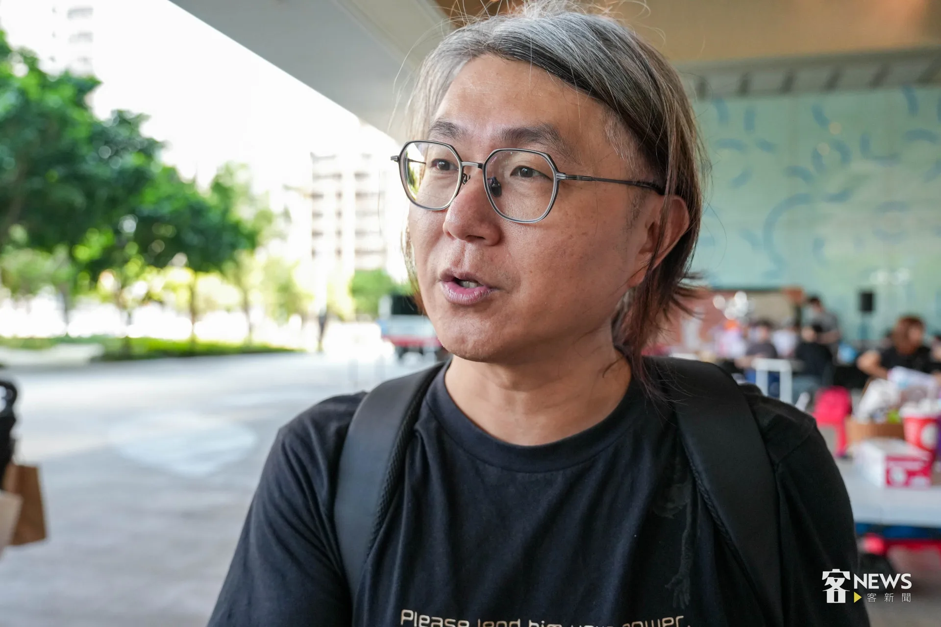 高雄市教育輔導團自然科輔導員陳仁和體驗VR後分享心得。蔡依璇攝
