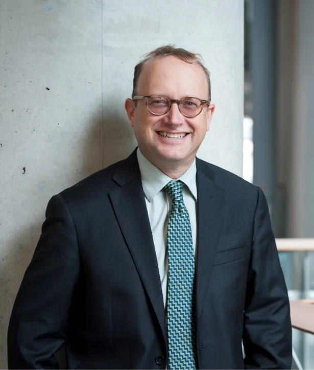 加國智庫MLI資深研究員史國良發表最新報告，呼籲加拿大重新思考「一個中國」政策，放棄外交模糊的假象，大聲支持台灣主權和民主韌性。翻攝渥太華大學官網