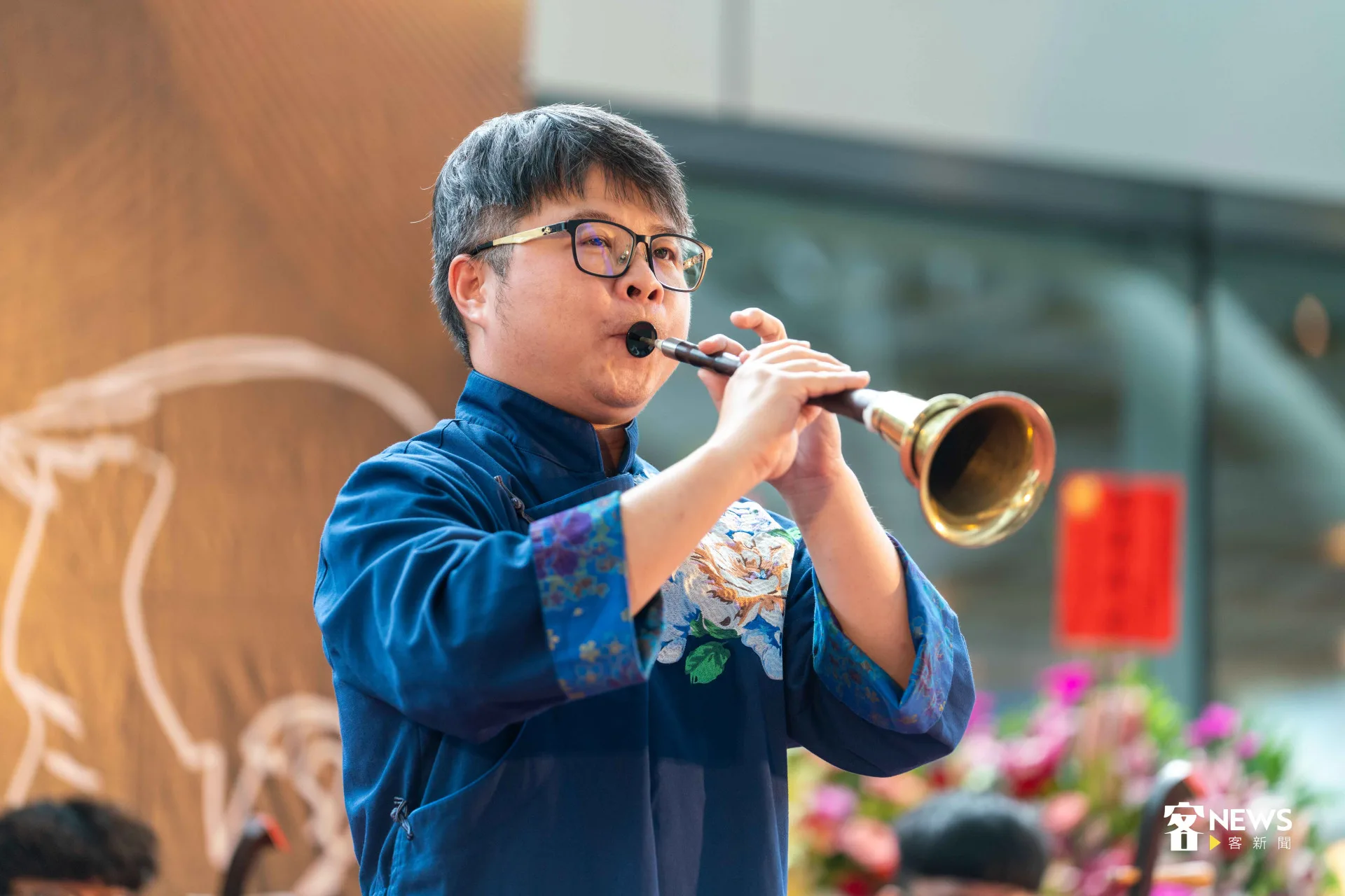 鄭校長指導的苗栗陳家班北管八音團帶來精彩的八音演出,讓大家沈浸在傳統音樂的韻律之中。宋佩遙攝