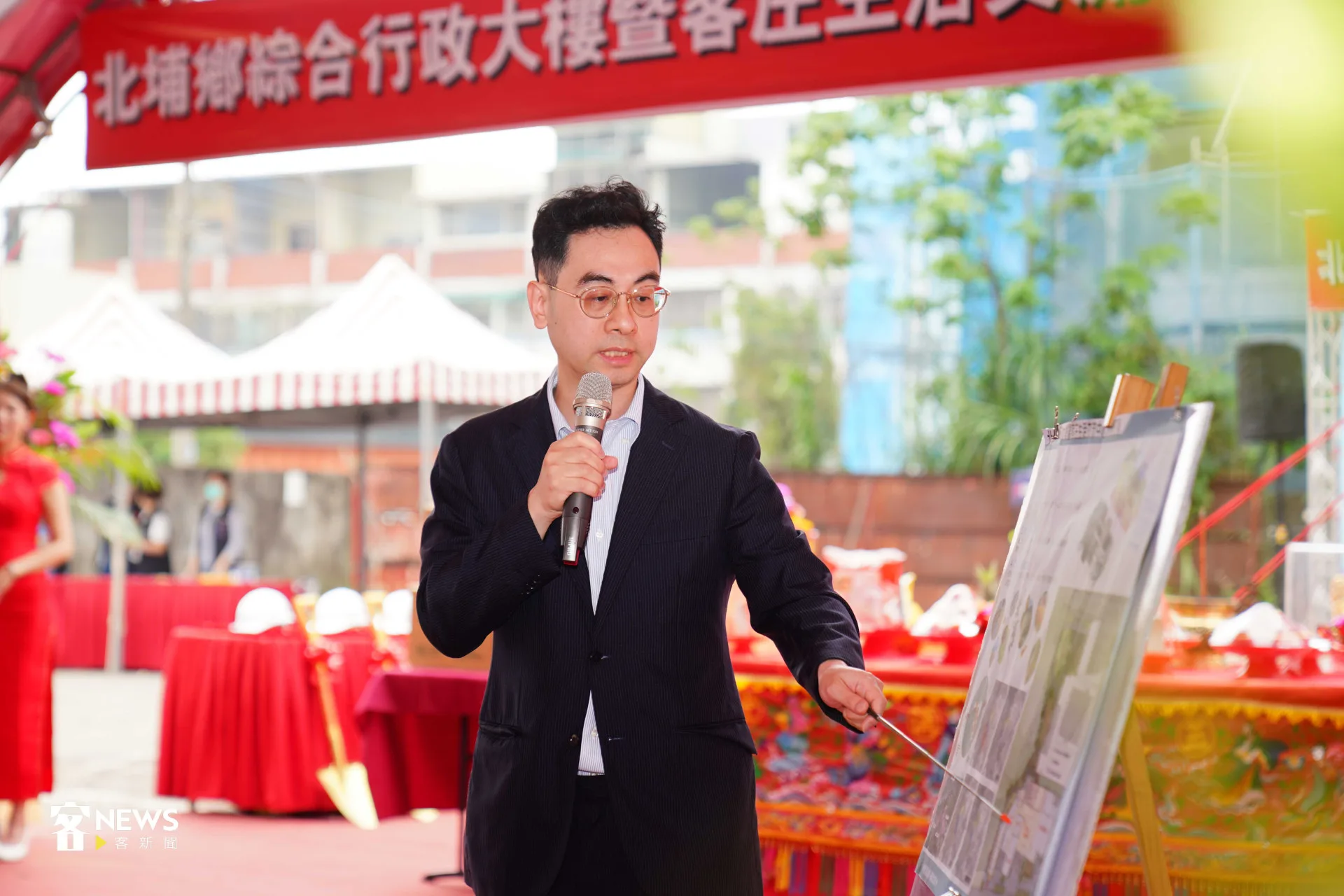 建築師陳柏宏表示,建案結合行政、文化、托育與運動等服務功能。宋佩遙攝