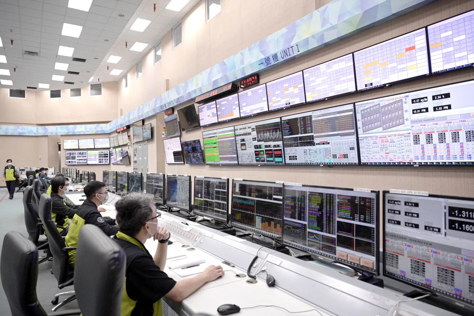 台電去(2024)年的用電紀錄試算,一般家庭的夏季平均月用電量為428度,換算夏月電費約為1079元。台電提供