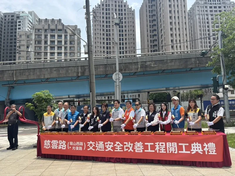 新竹市慈雲路因車流量大壅塞,6日啟動改善工程。中央社
