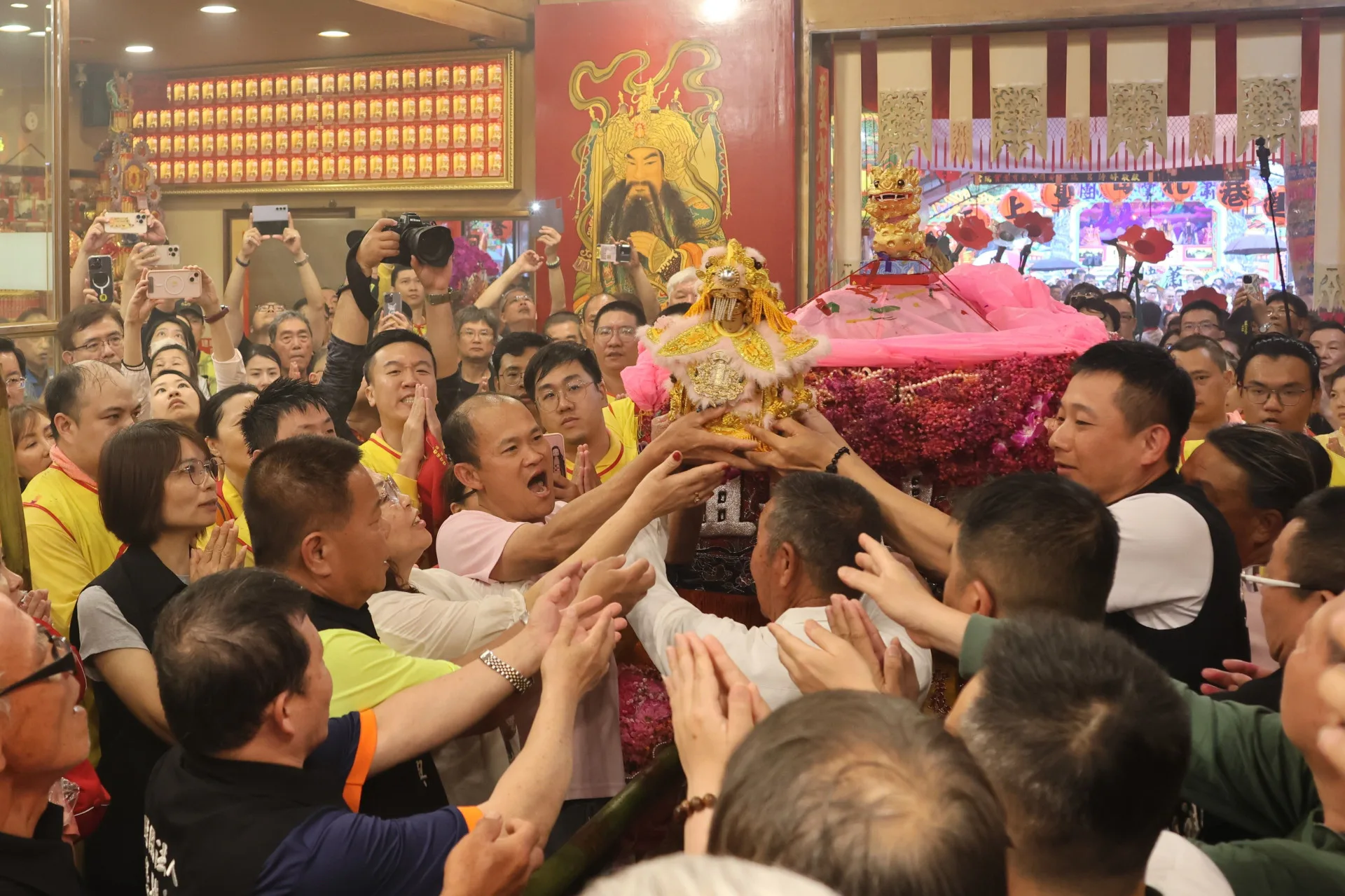 後龍山邊媽祖廟今天傍晚回鑾山邊媽祖廟。苗縣府提供