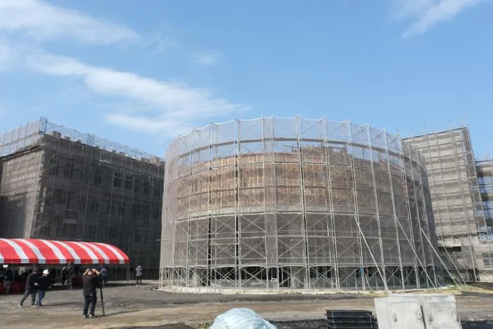 新竹縣湖口高中高中部校舍遷建去年3月舉行上樑。新竹縣政府提供