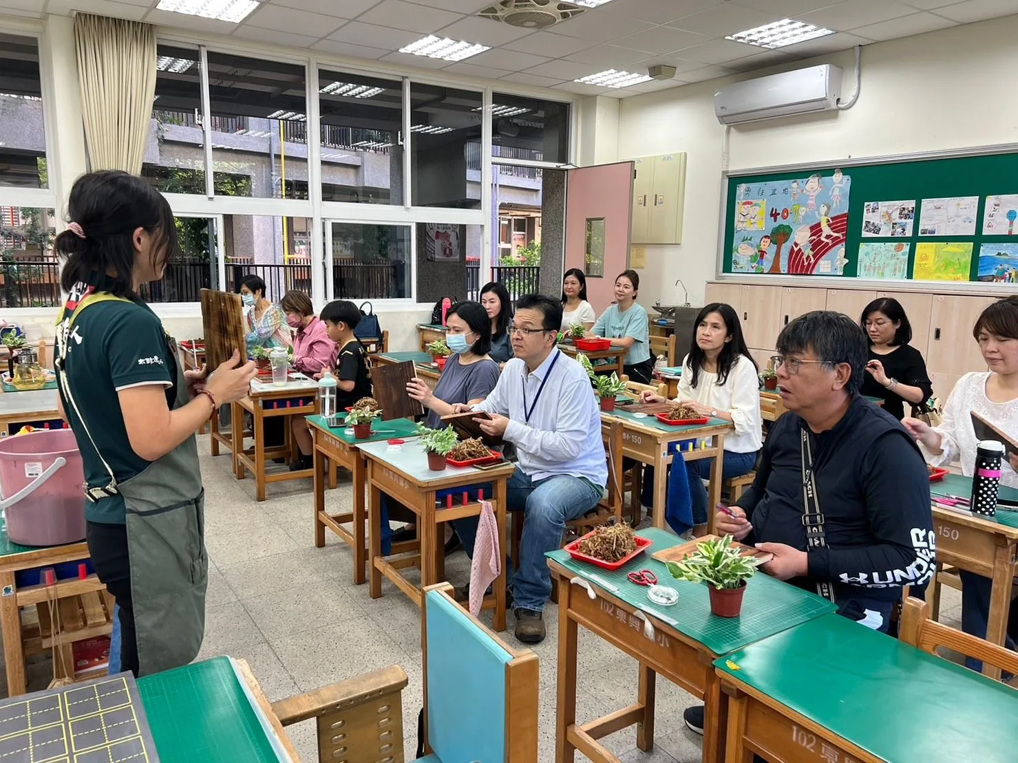 東興國小板苔球手作課程。