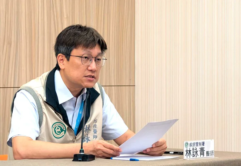 管署防疫醫師林詠青說明,南部11個月大未接種過COVID-19疫苗男嬰發生哮吼,且有低血氧狀況,住進加護病房。中央社