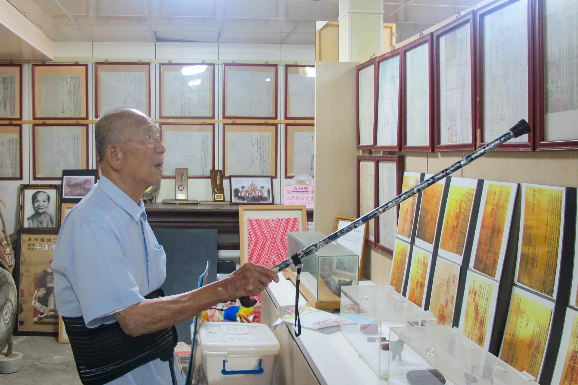 苗栗縣巴宰族群協會創會會長潘大州(1938–2024)生前受訪,指著埔漢簽訂的土地開發契約書說,台中盆地土地以前都是巴宰族人的,臺中地區的繁榮發展,原漢都有功勞。何來美攝