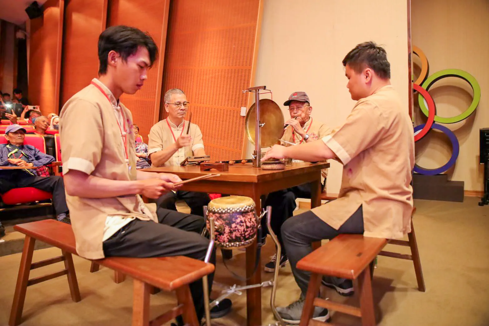溫福仁客家八音團示範演出。客發中心提供