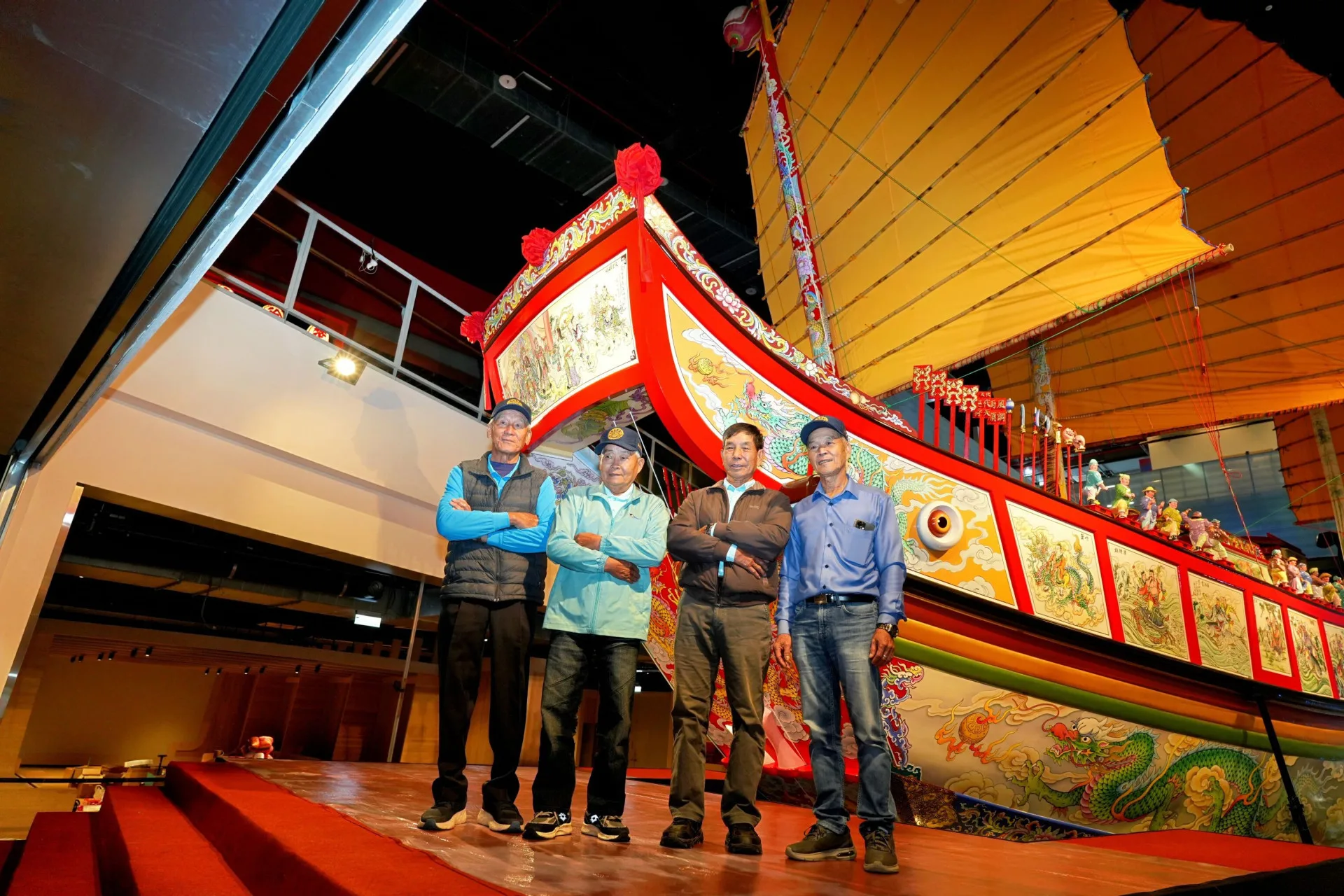 登錄「東港迎王平安祭典-實木王船建造技術」為保存技術及三位匠師潘鳳得、陳明益、謝春長為保存者。