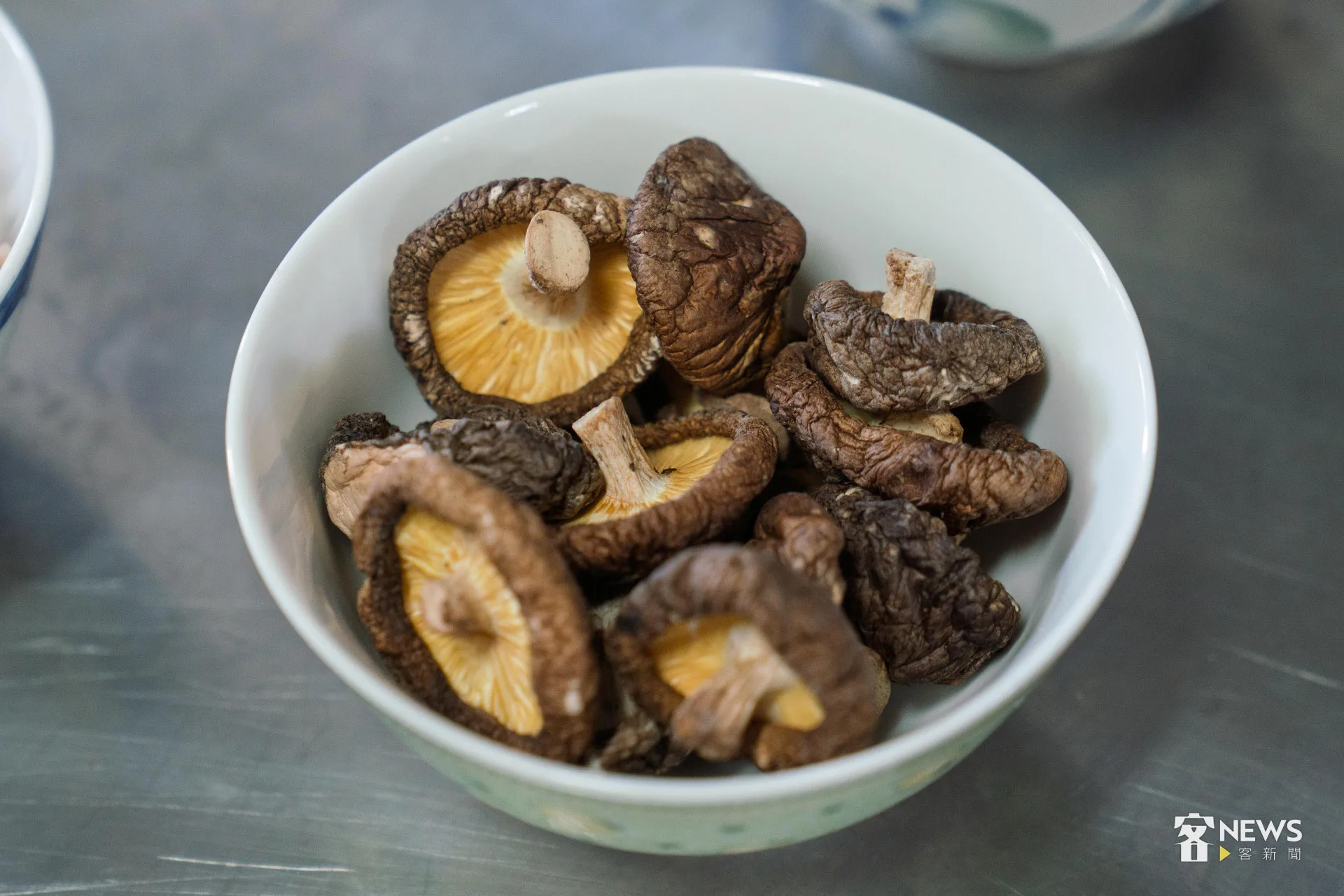 粄粽配料之一的「香菇」。李台源攝