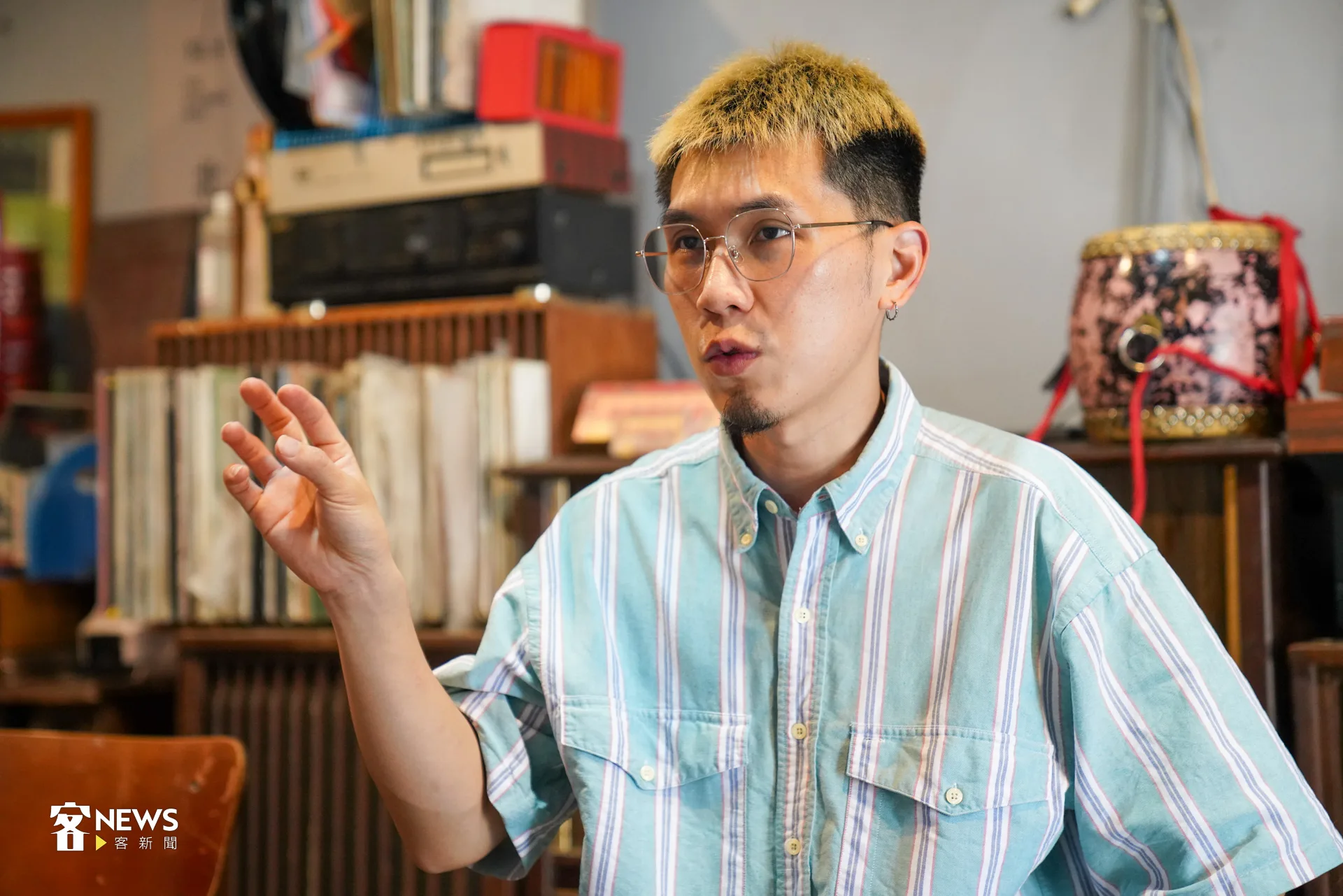 現年32歲的佐京，是新竹北埔八音團最年輕的團長。洪藝晅攝