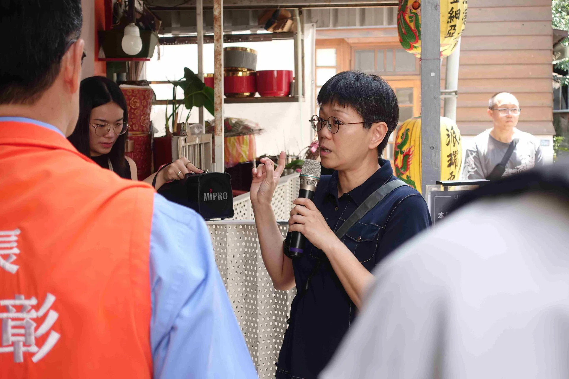 水越設計創辦人周育如導覽。客家委員會提供