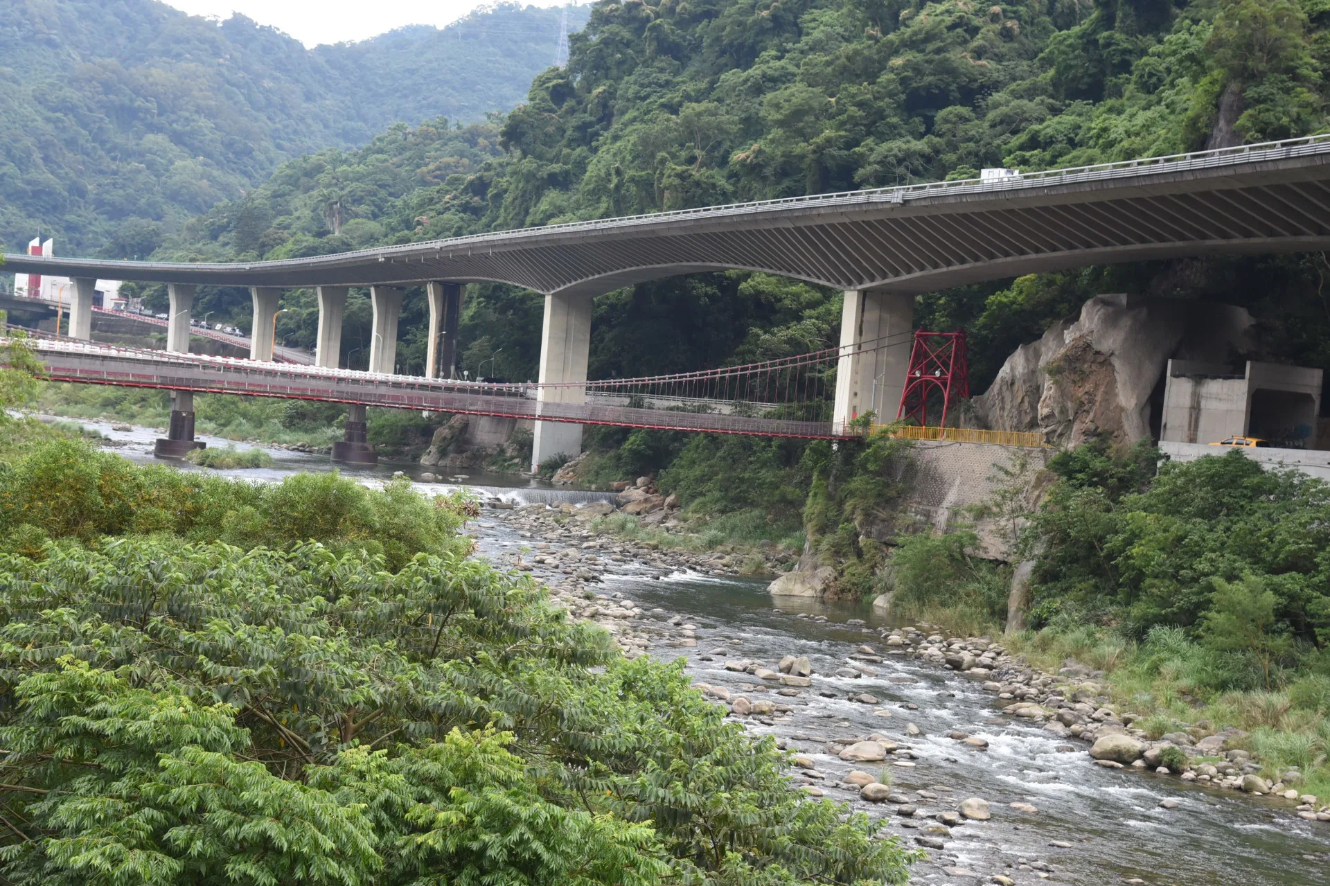 引水隧道口上游景觀。