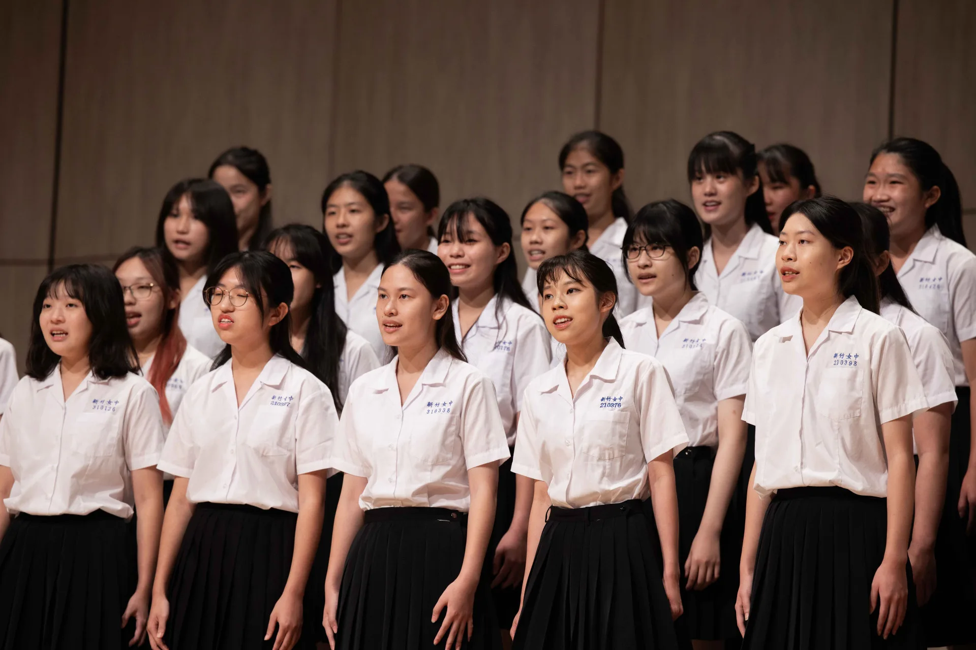 「新竹女中合唱團」獲得青少組第一名。客家委員會提供