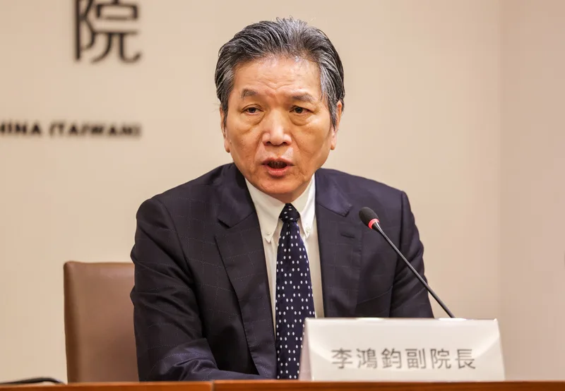 監察院副院長李鴻鈞(圖)2日召開記者會表示,最近因公務車私用問題,造成社會紛擾,他代表監察院向社會表達歉意。中央社