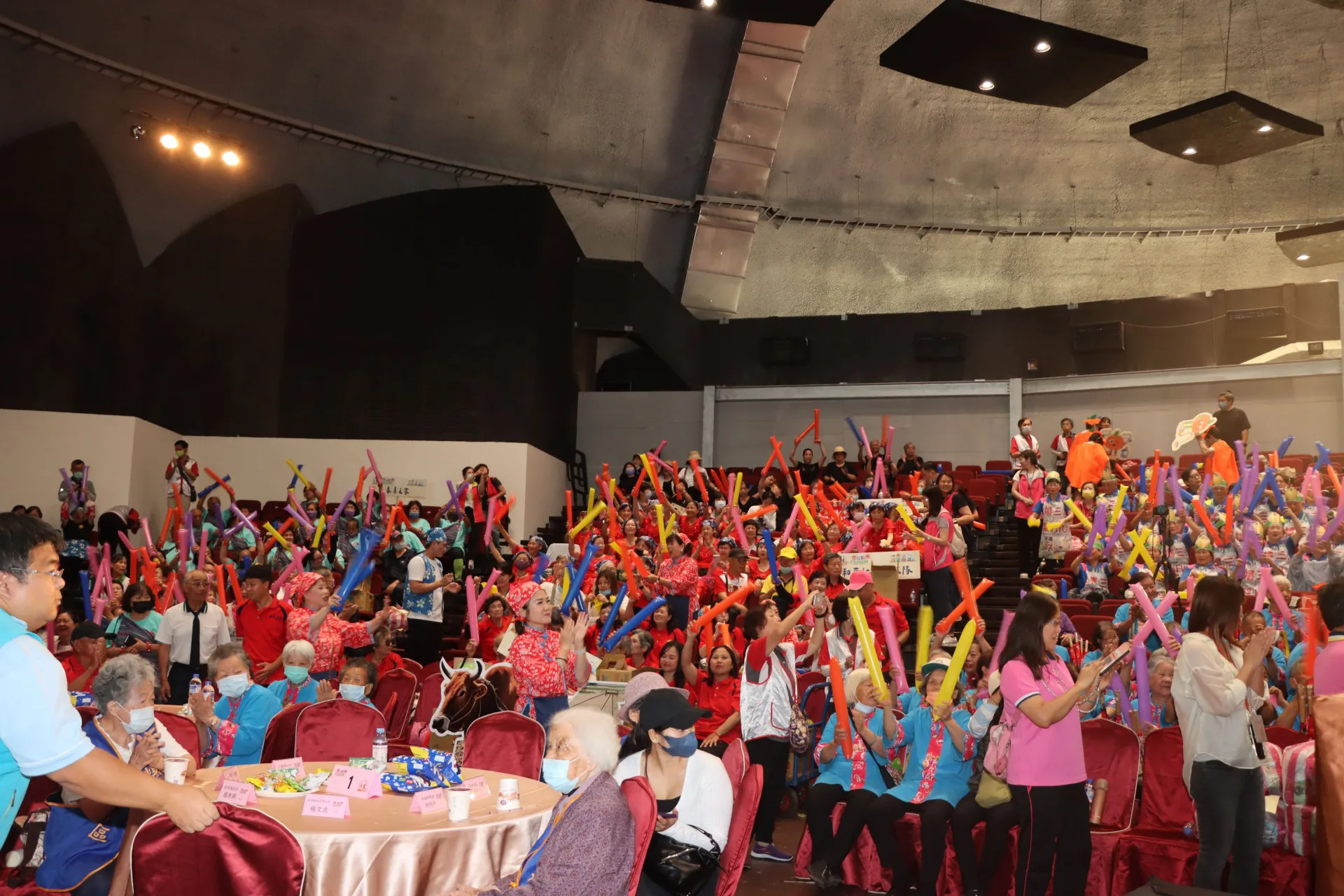 苗栗縣舉辦長者活躍老化競賽-爺奶尬舞SHOW活動。