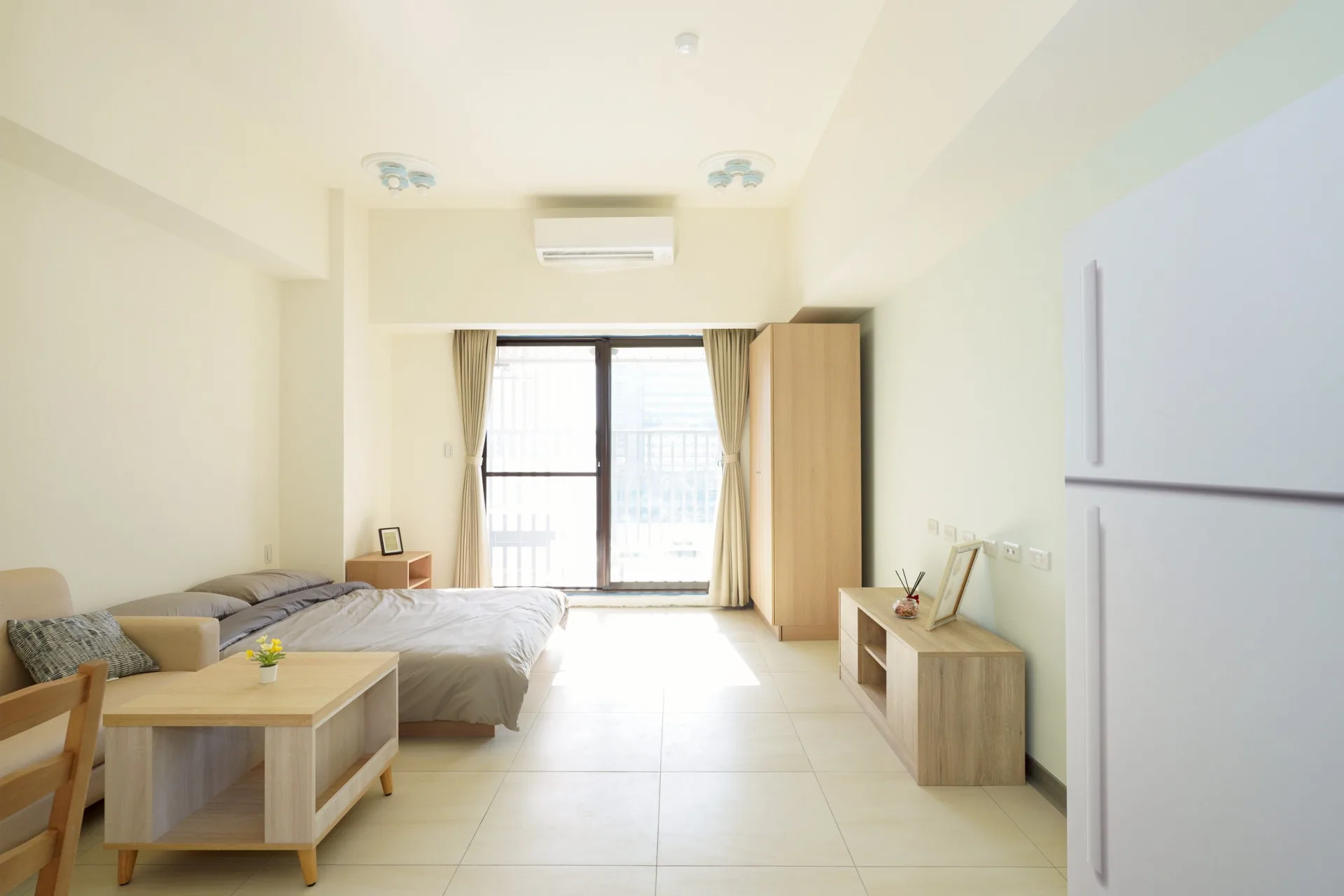 中央社會住宅在雙北、桃園、高雄首波招租,已全面開放線上申請,截止日為7月8日。翻攝自安居好室官網