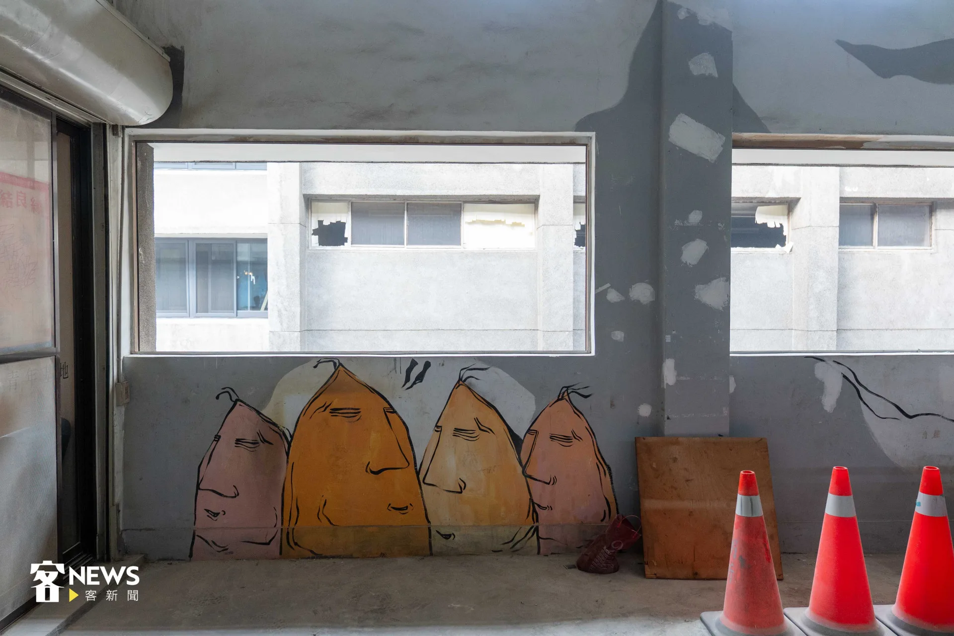 藝術家Candy Bird的塗鴉創作。宋佩遙攝