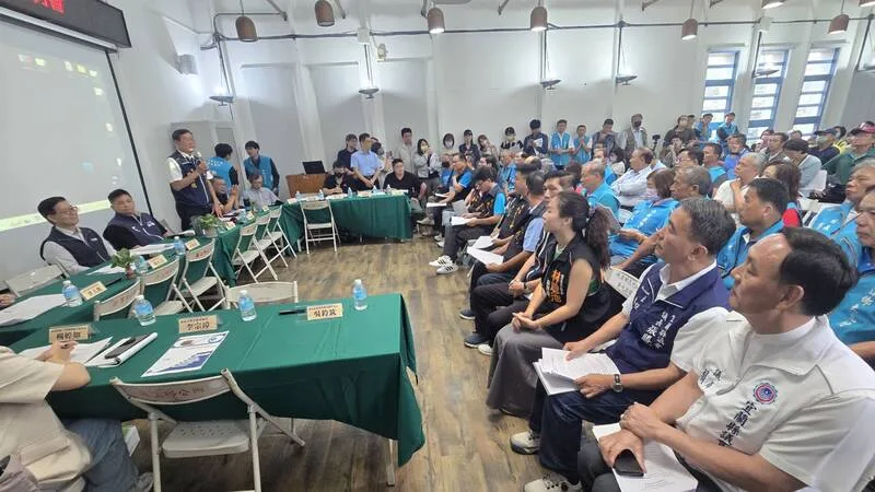 高鐵延伸宜蘭案,交通部等相關單位在礁溪鄉公所舉辦「高鐵延伸宜蘭計畫」說明會,鐵道局表示將來土地徵收或房屋拆遷,將從寬從優處理。中央社