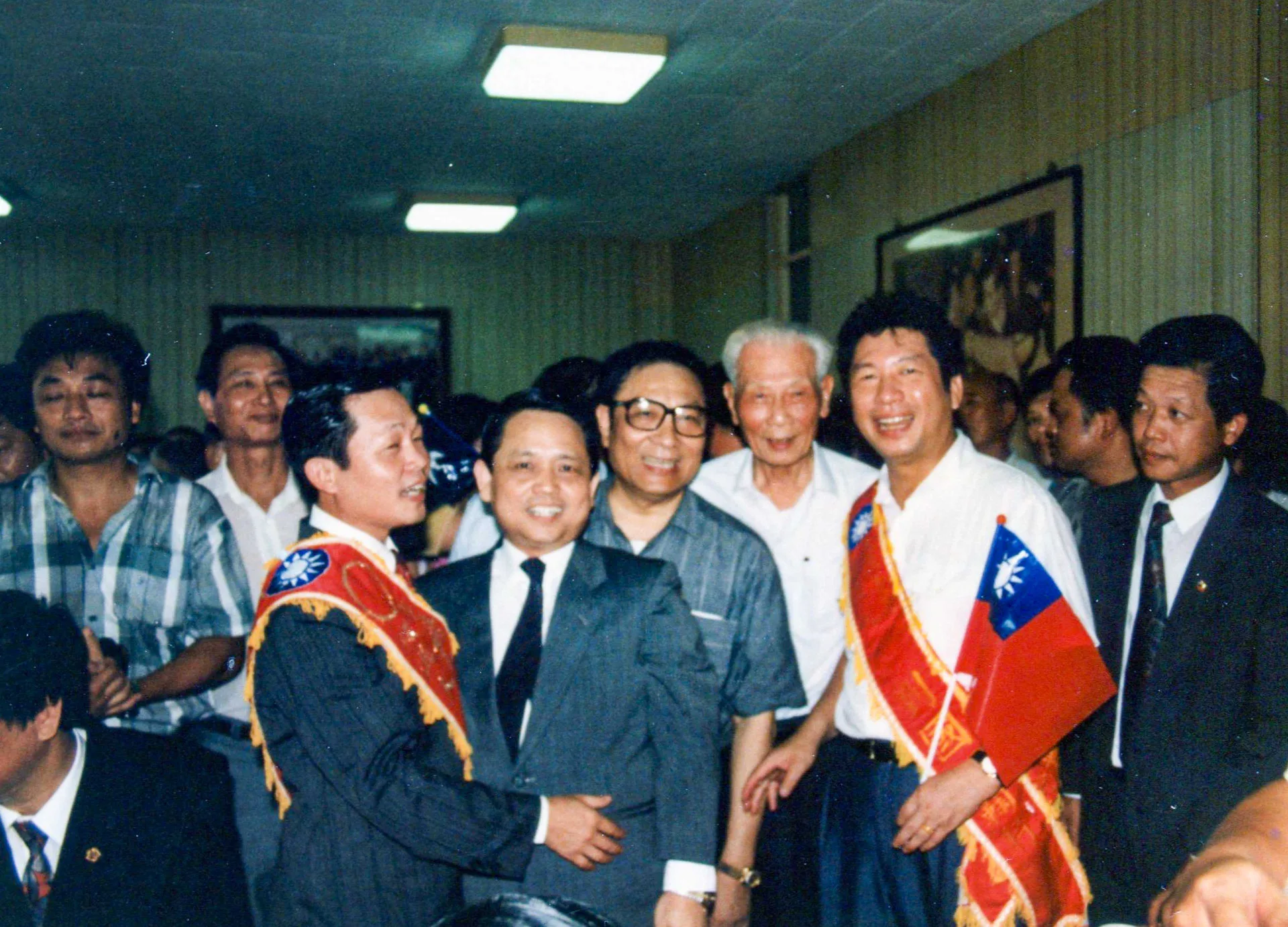 劉國昭(右二)與劉派要角合影,右三起分是陳國樑、林火順、劉碧良、劉政鴻。何來美攝