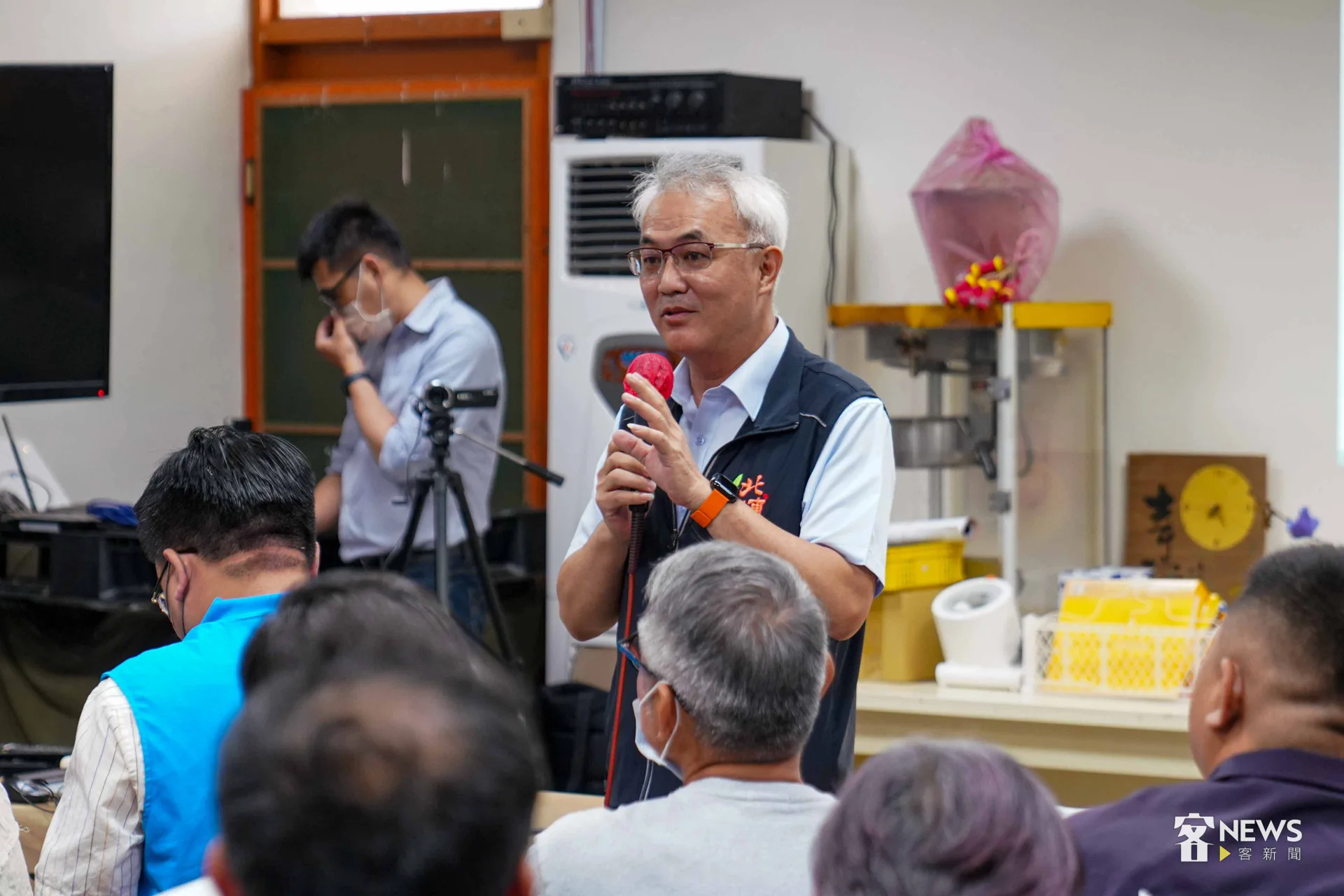 北埔鄉長莊明增要求,開發商開發商代表東茂投資股份有限公司應該在受到影響的北埔也召開說明會。李台源攝