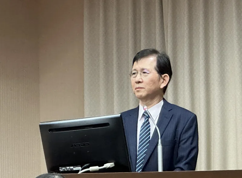 數發部長黃彥男(圖)18日立法院答詢時表示,打造主權AI的關鍵在資料,台灣主權AI語料庫也是未來AI基本法中的重要資料治理面向。數發部指出,預計2到3個月可先把第一階段的語言資料釋出。中央社