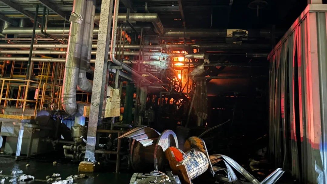 遠東紡織新埔廠今年2月發生氣爆,釀2死19傷慘劇,原來竹縣府勞工處正副處長,長期收受遠東百貨禮券,放水勞檢與相關裁罰。讀者提供